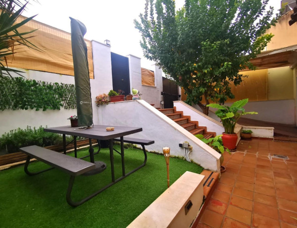 Chalet adosado en venta en Alcolea