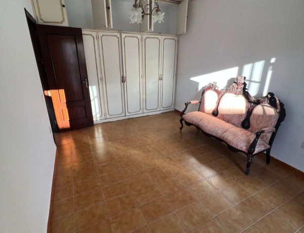 Chalet adosado en venta en calle los Balcones, 6