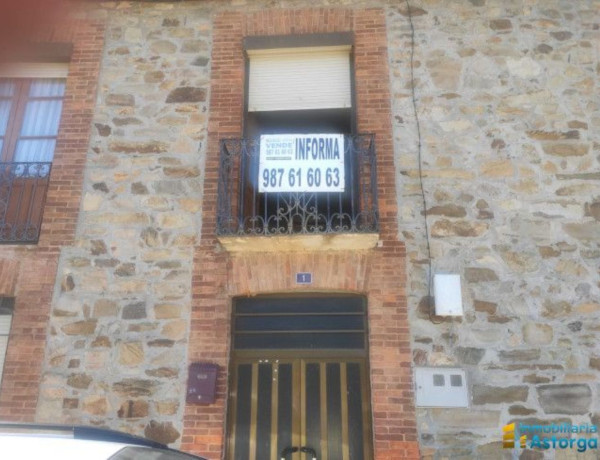 Casa de pueblo en venta en calle Carretera