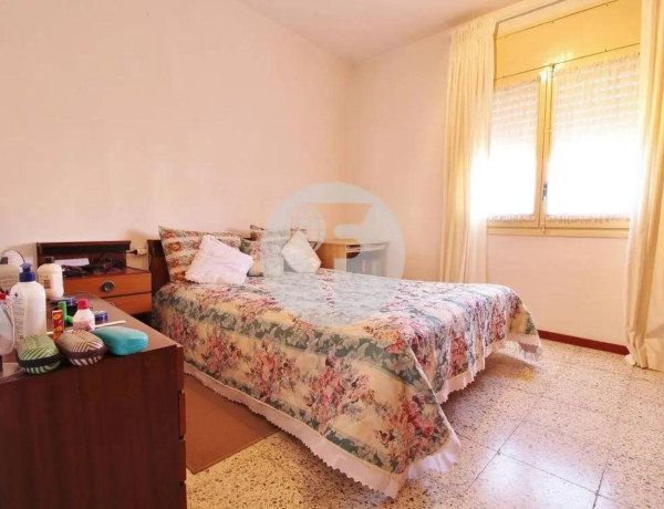 Piso en venta en avenida del Vuit de Març