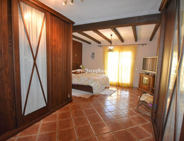 Casa o chalet independiente en venta en calle Clavel