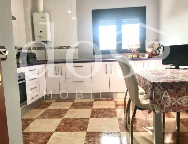 Piso en venta en Urb. Centro Utrera, Salesianos