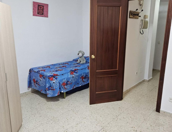 Piso en venta en Los Barrios