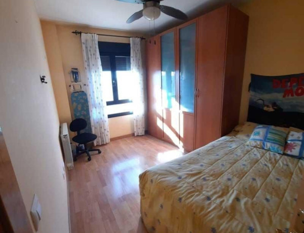 Chalet adosado en venta en avenida Valencia