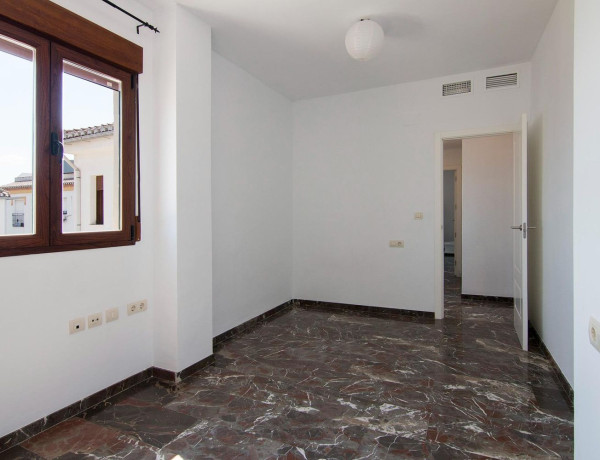 Piso en venta en Residencial Triana - Barrio Alto