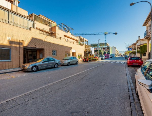 Garaje en venta en avenida de los Claveles