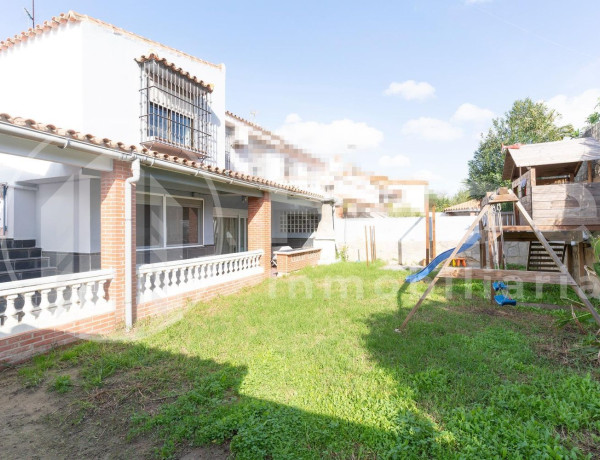 Alquiler de Chalet adosado en Los Barrios