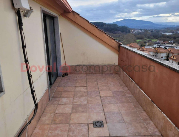 Chalet adosado en venta en Ponteareas