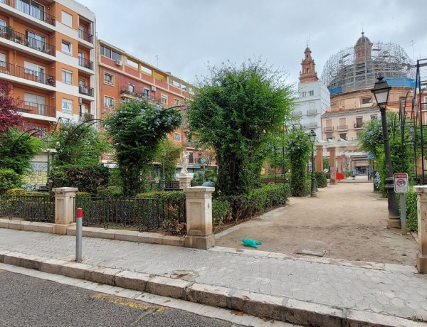 Alquiler de Local en plaza Juan de Vilarrasa