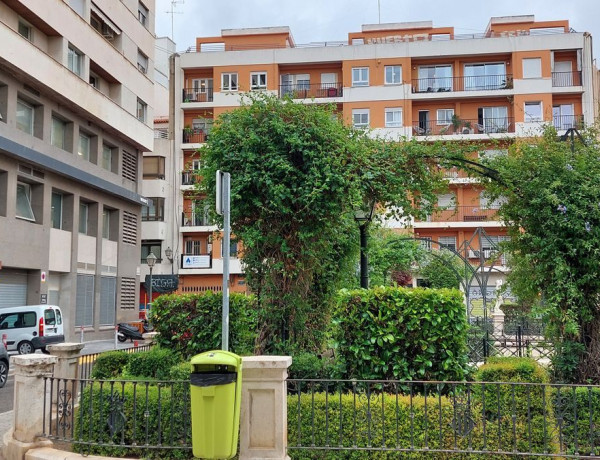 Alquiler de Local en plaza Juan de Vilarrasa