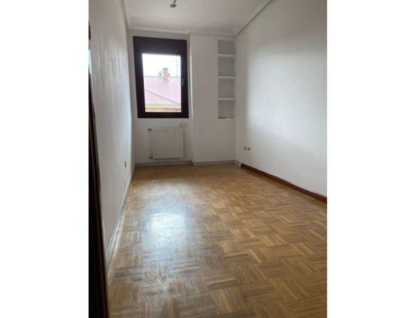 Piso en venta en calle Horacio Fernández Inguanzo