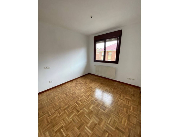 Piso en venta en calle Horacio Fernández Inguanzo