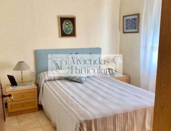 Chalet adosado en venta en calle Navarra