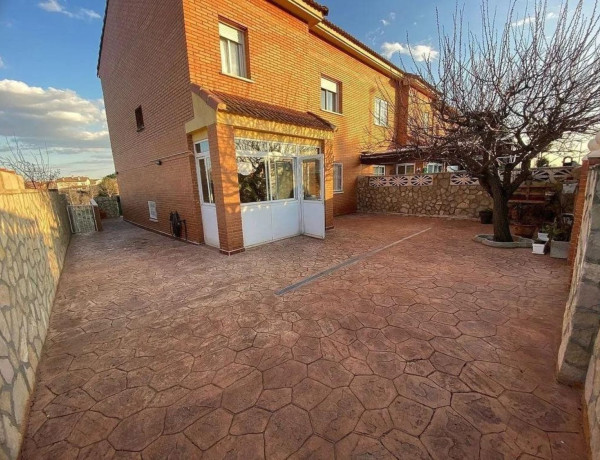 Casa o chalet independiente en venta en calle Valdeserrano