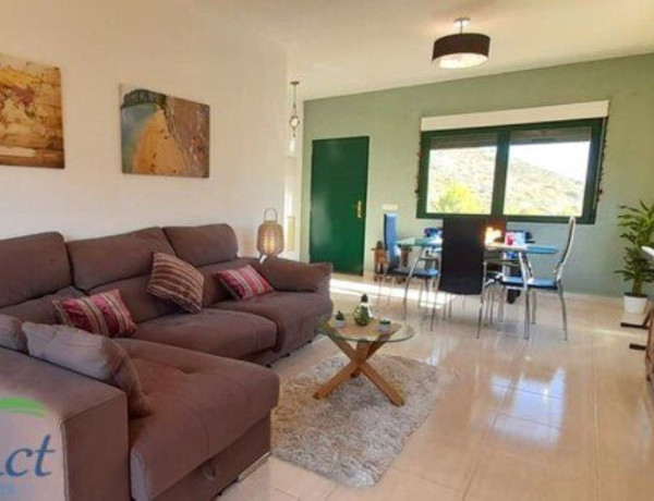 Chalet adosado en venta en Alcalalí