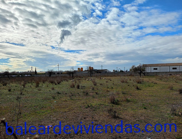 Terreno en venta en calle d'Inés Ribera