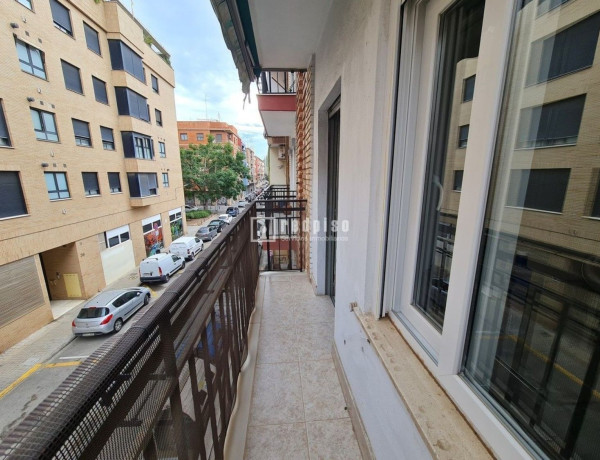 Piso en venta en Torrefiel