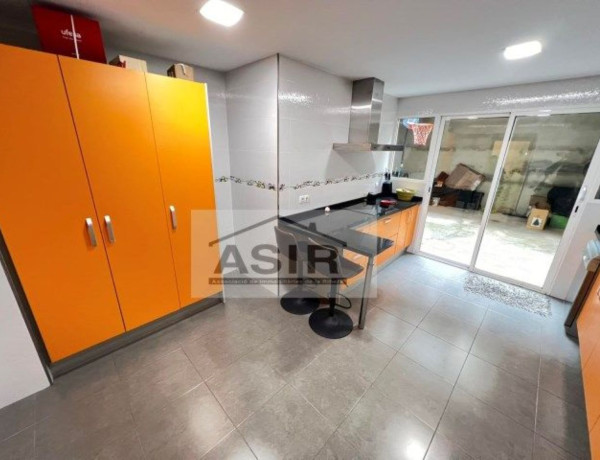 Chalet adosado en venta en San Vicente, 15