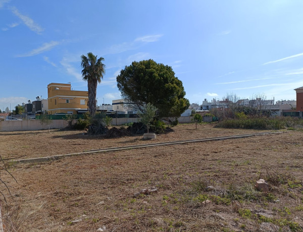 Terreno en venta en calle Isla Cabrera