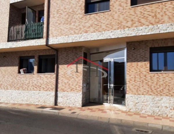 Piso en venta en avenida Llanos de Nava