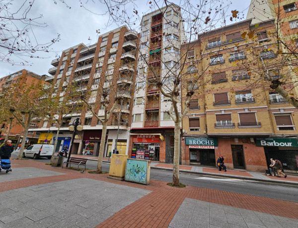 Piso en venta en avenida de la Paz