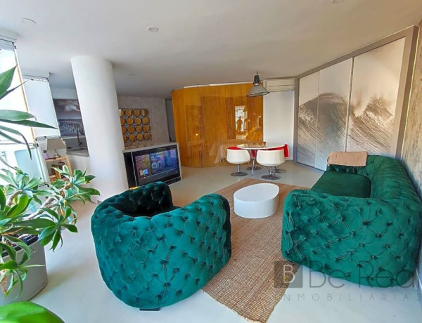 EN VENTA REFORMADO PISO DE DOS DORMITORIOS CENTRO DE TORREMOLINOS (MÁLAGA).