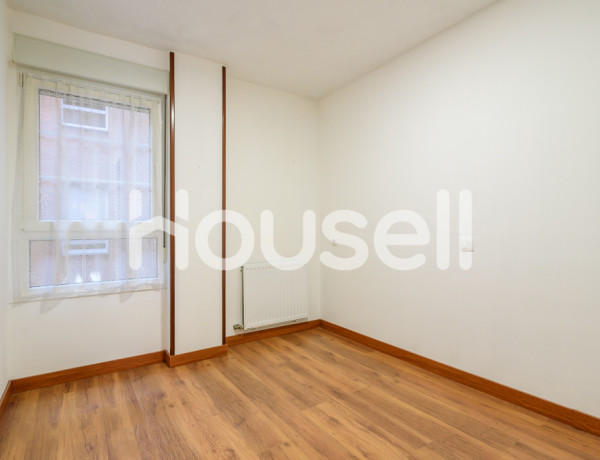 Piso en venta de 80 m² en Calle Puerto de Tarna, 33011 Oviedo (Asturias)