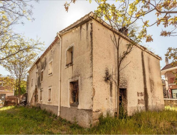 CASA A REHABILITAR  en venta en el centro de Collado Villalba