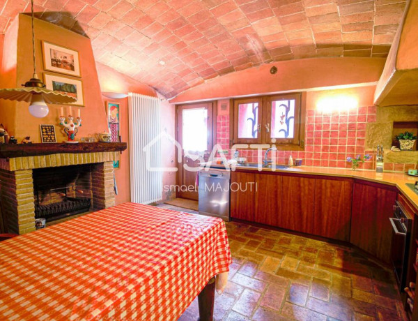 Casa de Piedra del Siglo XVII en Pueblo Medieval del Baix Empordà