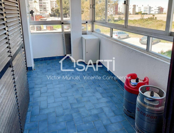 Apartamento de 4 dormitorios en primera línea