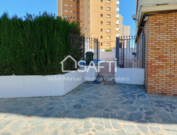 Apartamento de 4 dormitorios en primera línea