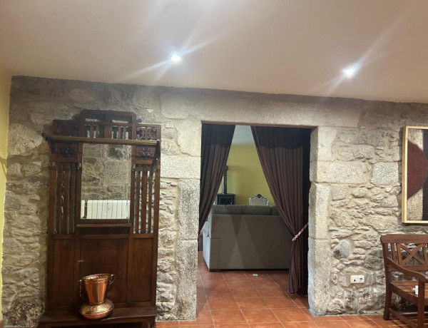 SE VENDE CASONA GALLEGA RESTAURADA CON PISCINA, INCREIBLE ENTORNO A POCOS KILOMETROS DE SANTIAGO DE COMPOSTELA