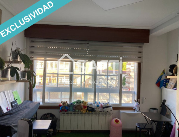 SAFTI VENDE PISO DE TRES HABITACIONES EN UNA QUINTA PLANTA CON ASCENSOR, GARAJE Y TRASTERO. EN AVD. DA FLORIDA EN VIGO.