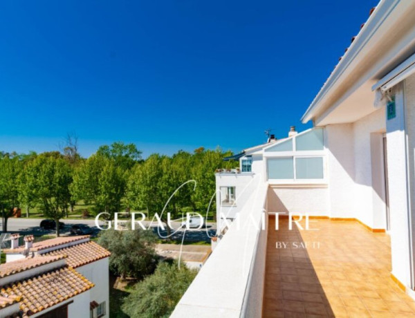 Encantador Apartamento con Vistas al Canal en Empuriabrava, España