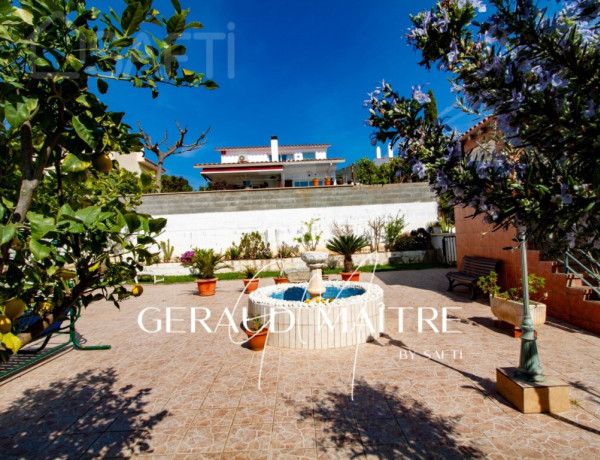 Casa de 2 habitaciones, jardin, garaje en Mas Oliva, Roses