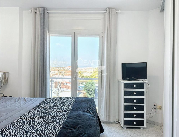 ¡Nuevo! Apartamento de dos dormitorios con vistas al canal y ascensor.