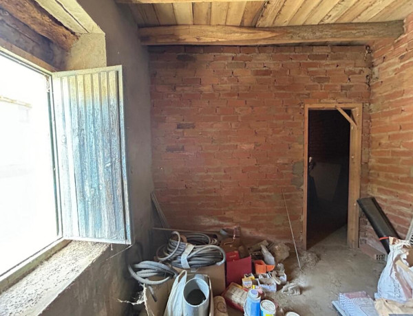 NUEVA OPORTUNIDAD. CASA DE PUEBLO PARA REFORMAR CON PATIO Y HUERTA