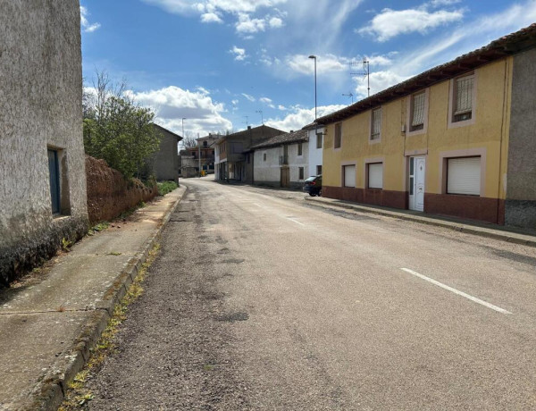 NUEVA OPORTUNIDAD. CASA DE PUEBLO PARA REFORMAR CON PATIO Y HUERTA