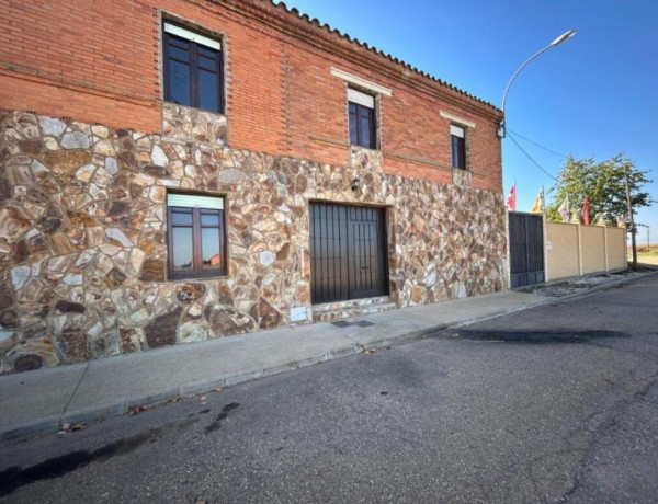 CASA DE PUEBLO A 6 KM DE SANTA MARÍA DEL PÁRAMO, EN SOGUILLO DEL PÁRAMO