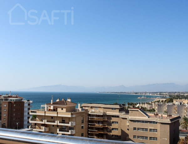 Ya he encontrado el piso que buscas a tan solo 100 metros de la playa con 2 plazas de parking !