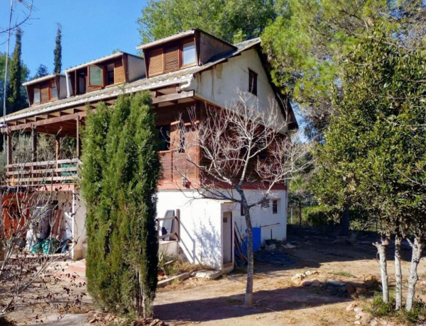 Chalet independiente con parcela de 990 metros