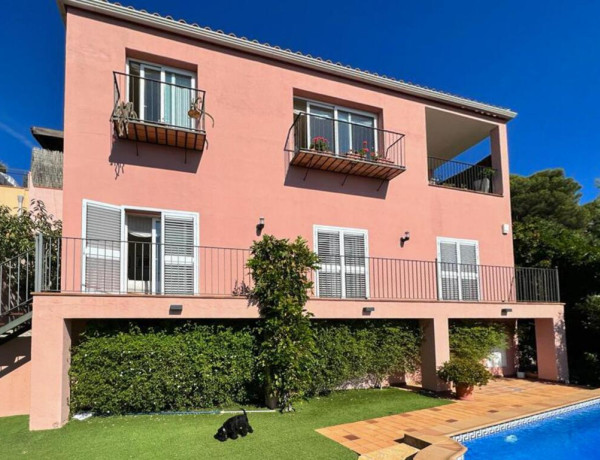 Espectacular casa con piscina y vistas al mar, en Santa Cristina / Cala Sant Francesc.