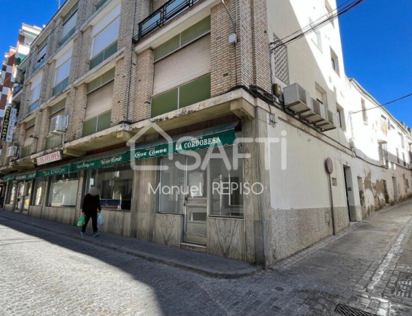 ¡¡ Local comercial DE 144 M2 en pleno CENTRO !!