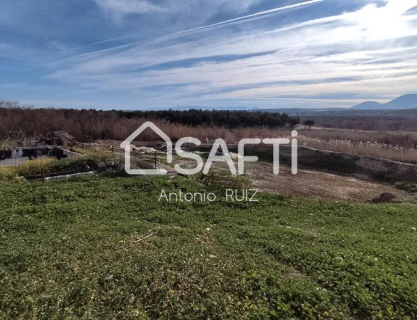 Granja con terreno de unos 20.000 m² y posibilidad de concesión de 200 ha de pastos. Zona Donadio. SIN COMISIÓN DE COMPRA..