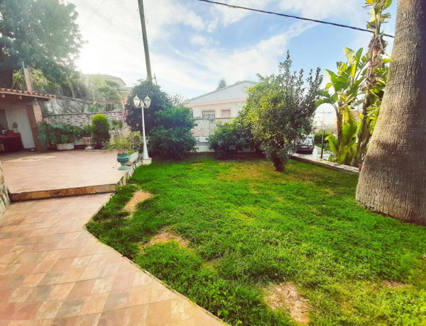 Hermosa villa en Pedreguer!!! ¿Te falta espacio?, ¿Buscas una propiedad con entorno natural? Hoy te ofrezco encantadora villa.