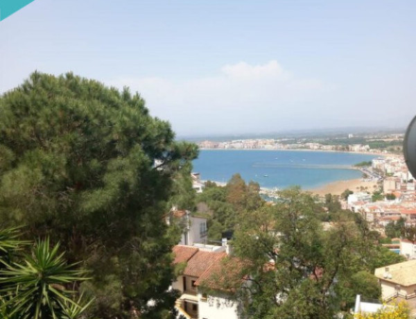   Precioso apartamento con vistas en Roses. Precio 290.000 €