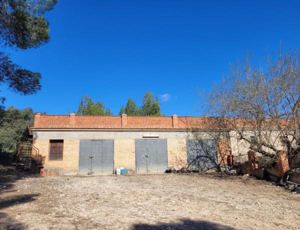 EXCELENTE OPORTUNIDAD!. FINCA AGRICOLA EN ONTINYENT CON GRAN VIVIENDA RENOVADA