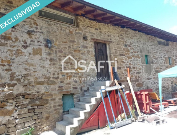 Se vende caserío con terreno agrícola y pinar en Baranbio