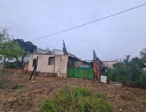 Casa independiente en barrio de AZUCAICA