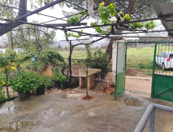 Casa independiente en barrio de AZUCAICA